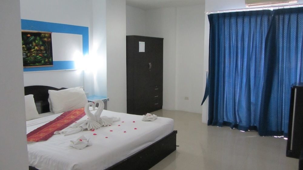 Happy Fish Guesthouse Patong Zewnętrze zdjęcie