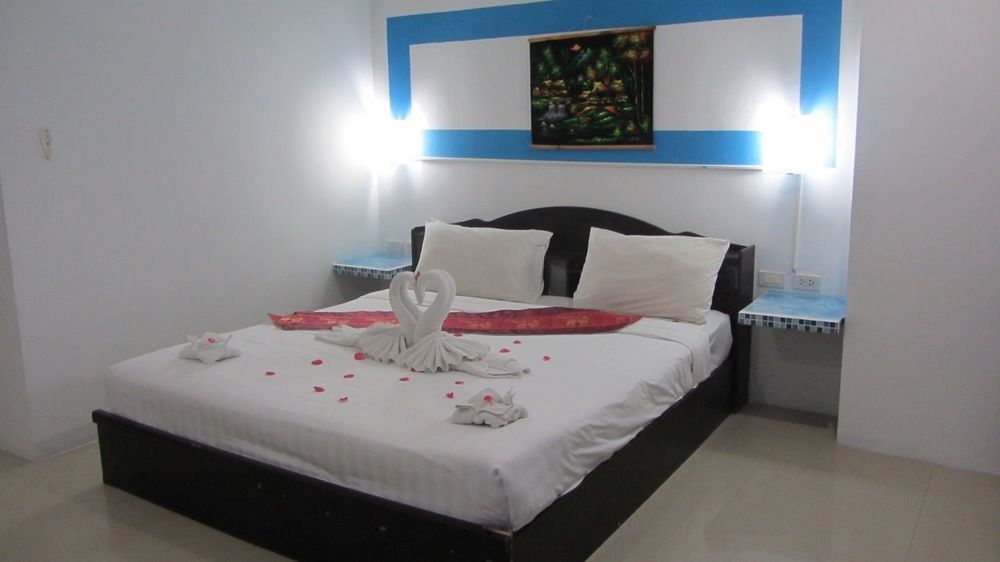 Happy Fish Guesthouse Patong Zewnętrze zdjęcie